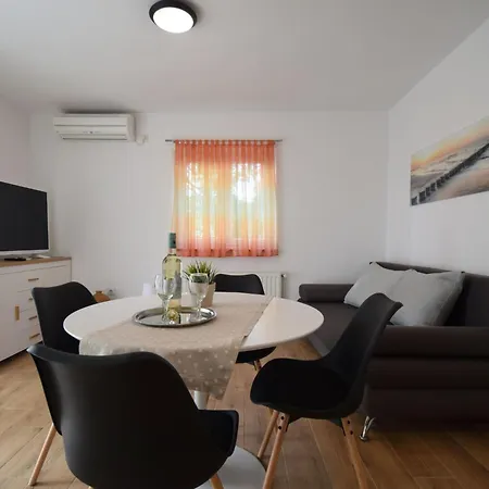 Julia1 Mit Eigenem Balkon By Interhome *