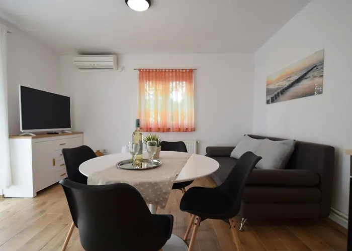 Julia1 Mit Eigenem Balkon By Interhome *